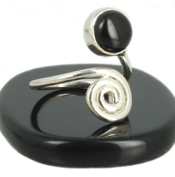 bague en argent et cabochon agate noire